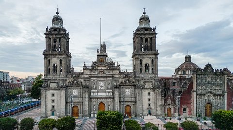 Fachada de la Catedral Metropolitana
