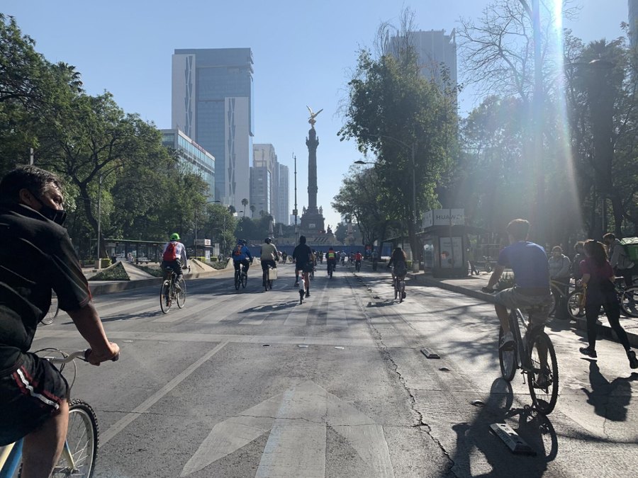 Paseo de la Reforma con el Ángel